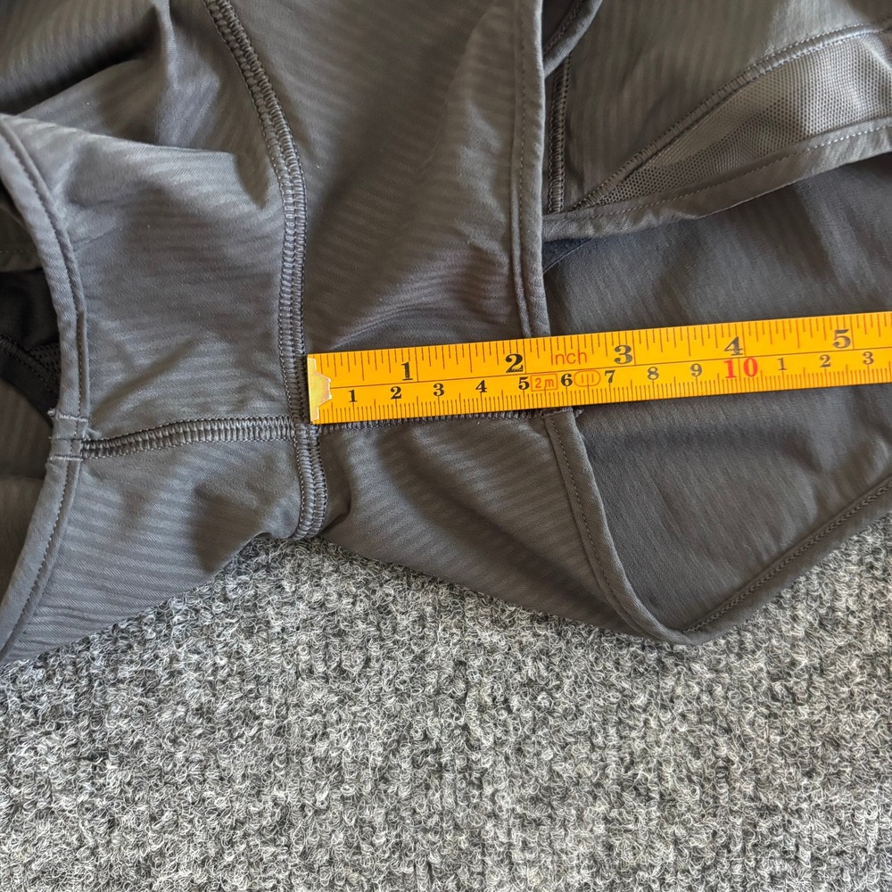 Lululemon Hotty Hot Short II 2.5 Inch Dark Carbon Grey Size 4 W7ASZS - Picture 4 of 7